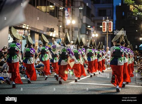 Japan awa odori tanz Fotos und Bildmaterial in hoher Auflösung Alamy