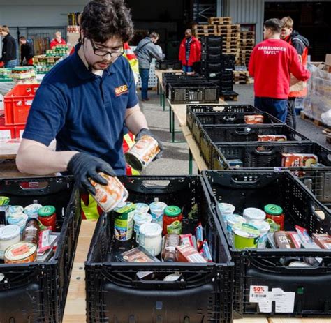 Deutlich Mehr Kunden Hamburger Tafel Gehen Lebensmittel Aus Welt