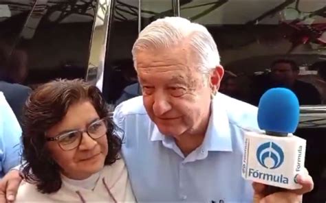 Video AMLO toma micrófono de reportero son muy mentirosos