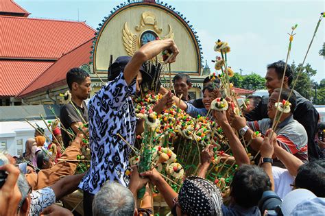 Grebeg Syawal Tradisi Keraton Yogyakarta Saat Idul Fitri Yogya Gudegnet