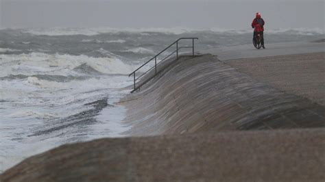 Unwetter Gefahr Einer Sturmflut An Der Deutschen Nordseek Ste