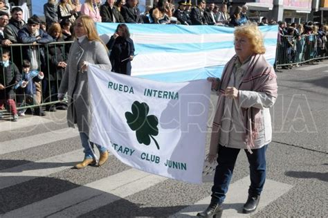 Masivo Desfile Por La Patria Diario Democracia