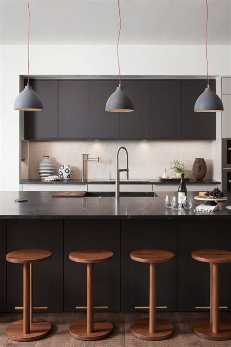 25+ Breathtaking Black Quartz Countertops | CountertopsNews