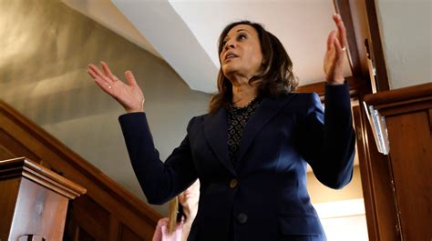 Kamala Harris Owns A Handgun Thats Unacceptable For A 2020 Democrat