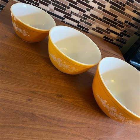 Kitchen Vintage Pyrex Butterfly Gold Mixing Bowl Set Poshmark