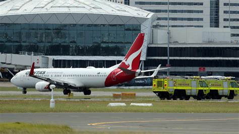 Qantas Plane Issues Mayday Call Over Pacific After Engine Failure Gv Wire