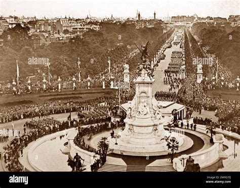 Victory Parade Hi Res Stock Photography And Images Alamy