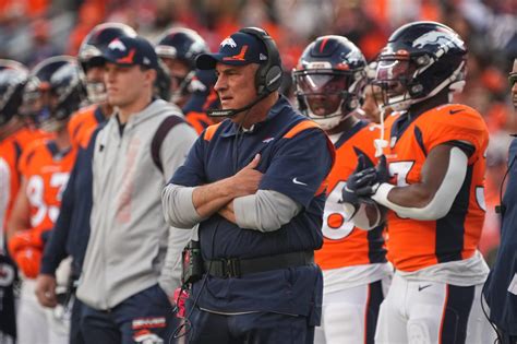 Vic Fangio Coaching For His Broncos Job Against The Chiefs