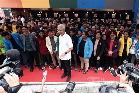 Ganjar Pranowo Hadiri Pameran Tahun Reformasi Foto