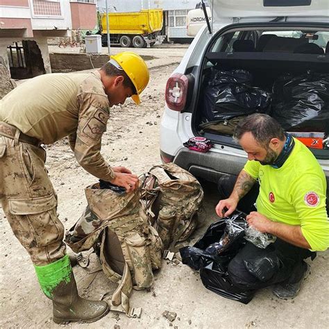 Gurbetçi itfaiyeci bu kez deprem bölgesinde hayat kurtarıyor Son