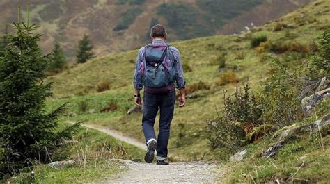 Cara Aman Mendaki Gunung Pendaki Wajib Tahu