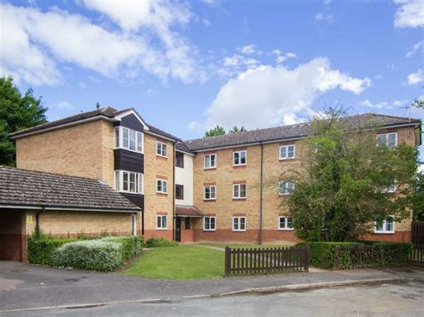 1 Bed Flat To Rent In Tamarin Gardens Cherry Hinton Cambridge Cb1 £