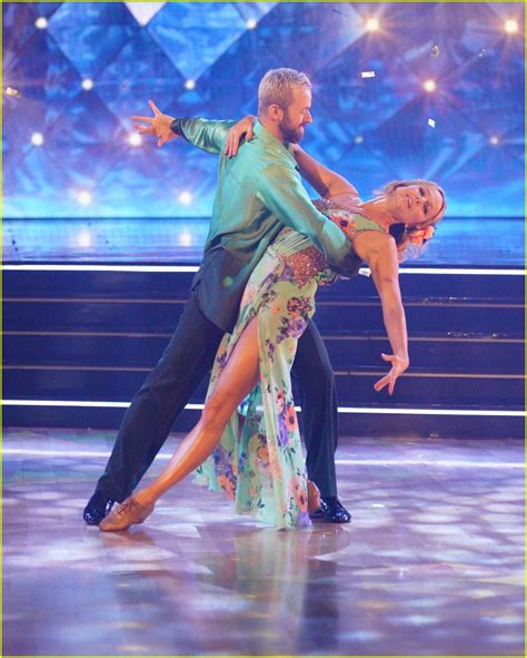 Dancing With The Stars Semi Finals Watch Melora Hardins 2 Dances