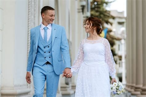 Avantages Des Costumes De Mariage Sur Mesure