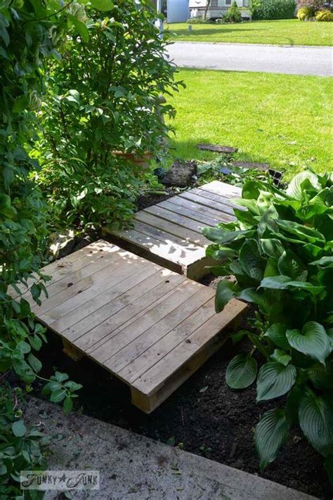 Diy Pallet Walkways In Garden Pallets