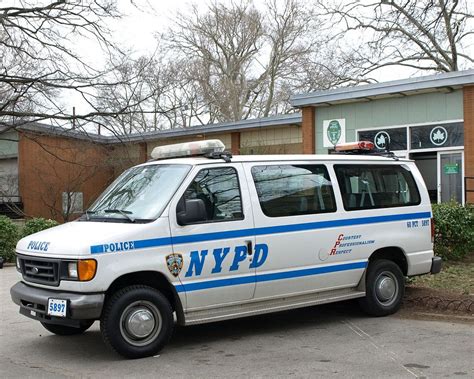 P060s Nypd Police Van Brooklyn New York City Police Old Police