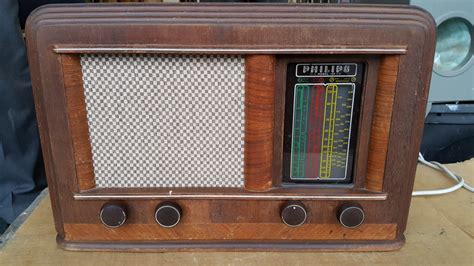 The NZ Vintage Radio Project - Philips model 157 (circa 1940)