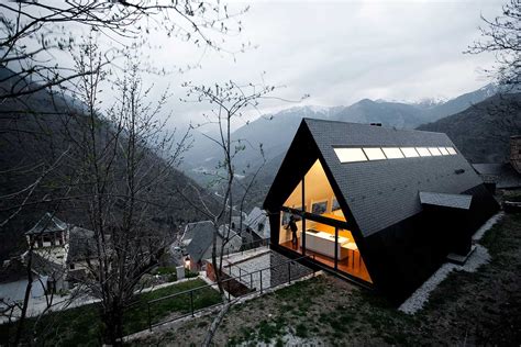 Back in Vogue: 10 Homes with Steeply-Pitched Roofs