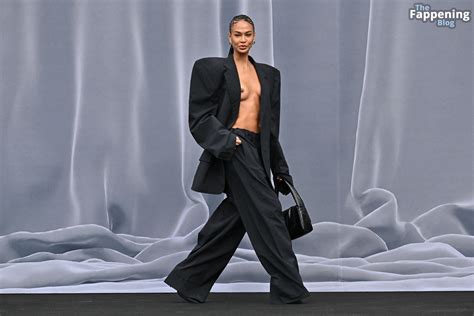 Joan Smalls Flashes Her Nude Tits At The Balenciaga Show In Paris