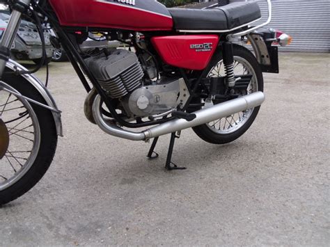 1976 Benelli 250 2c Red