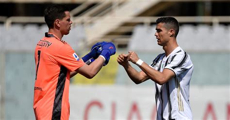 Cristiano Ronaldo Frecciata Alla Juventus Parlando Con Szczesny Il