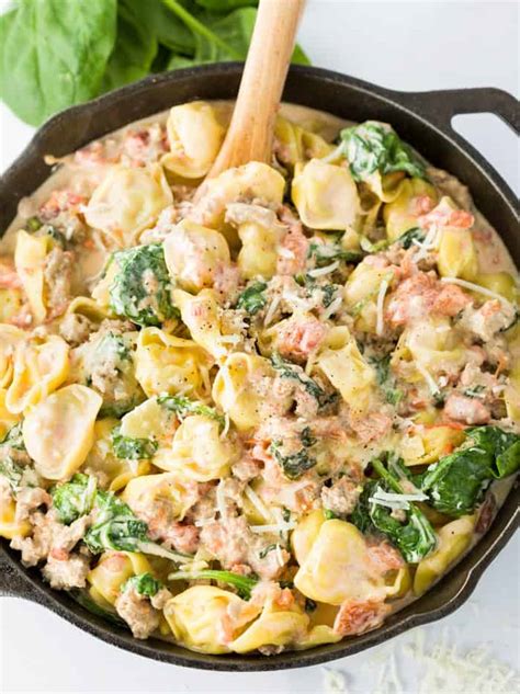 One Pot Tomato Spinach Tortellini With Sausage The Cozy Cook