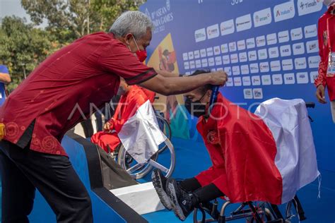 Medali Perungu Renang Meter Gaya Dada Putra Sb Apg Antara Foto