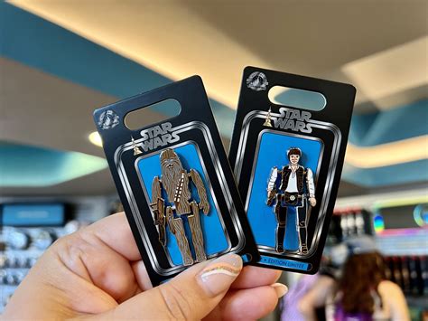 Photo Report Epcot 91122 New Star Wars Pins Mugs Belle Disney