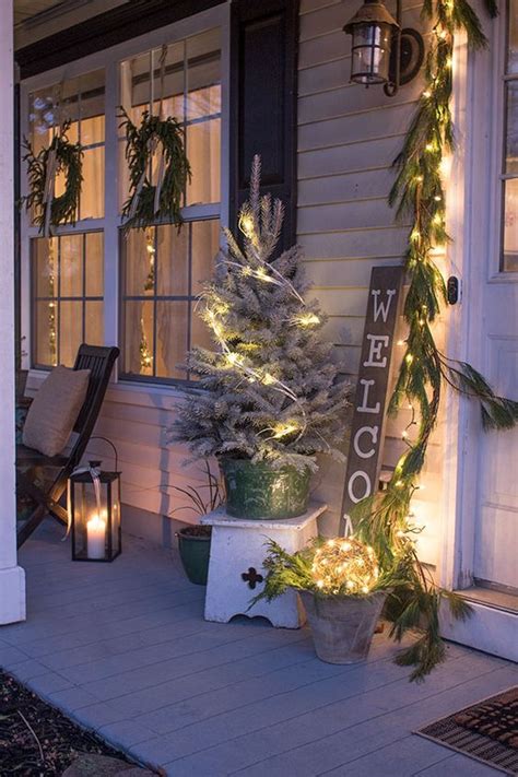 70 Cool Christmas Porch Décor Ideas DigsDigs