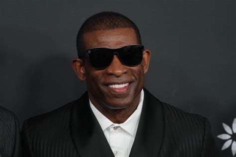 Deion Sanders lutte contre la désinformation en écartant les rumeurs