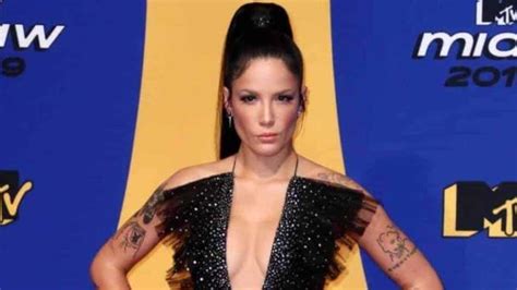 Halsey Revela Que Padece Lupus Y Leucemia