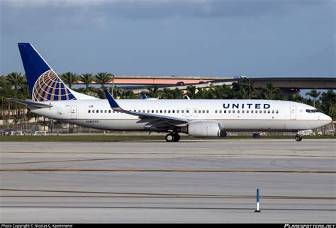 N39297 United Airlines Boeing 737 824 WL Photo By Nicolas C Kaemmerer