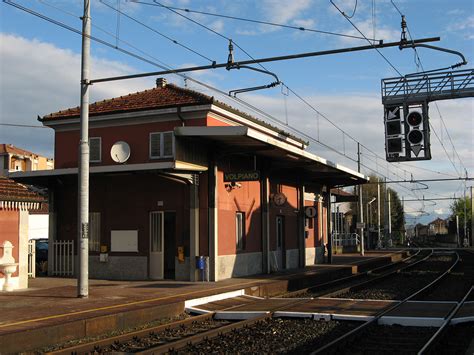 Volpiano Chiusura Notturna Del Passaggio A Livello Della Stazione