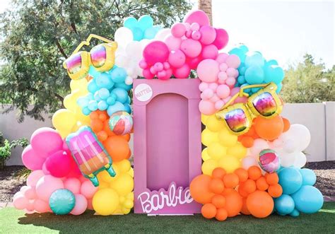 Layla S Malibu Barbie Birthday Party Catchmyparty Barbie Pool