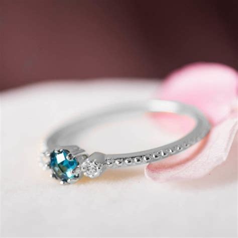 Cincin Emas Tunangan Simple Tapi Elegan Art Mas Jeck