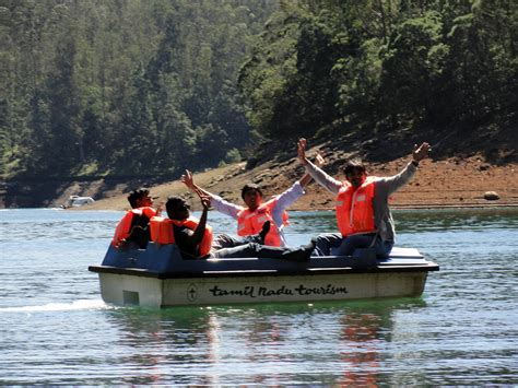 boating on pykara lake - Images WorthvieW