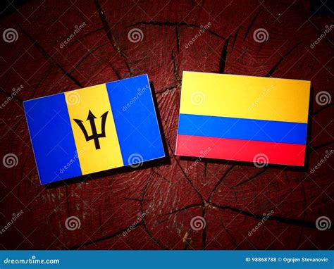 Barbados Se Alan Por Medio De Una Bandera Con La Bandera Colombiana En