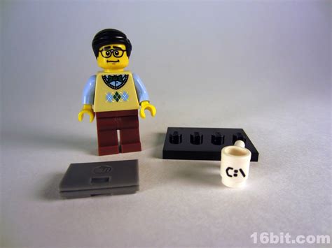 16bit.com Figure of the Day Review: LEGO Minifigures Series 7 Computer ...