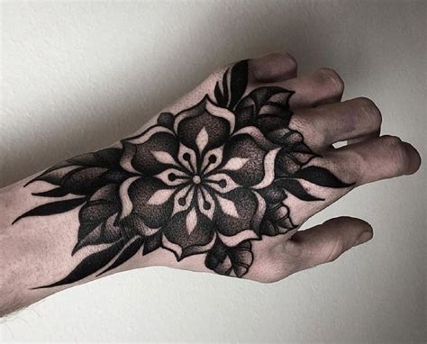 Los Mejores Diseños De Tatuajes Para La Mano De Los Hombres