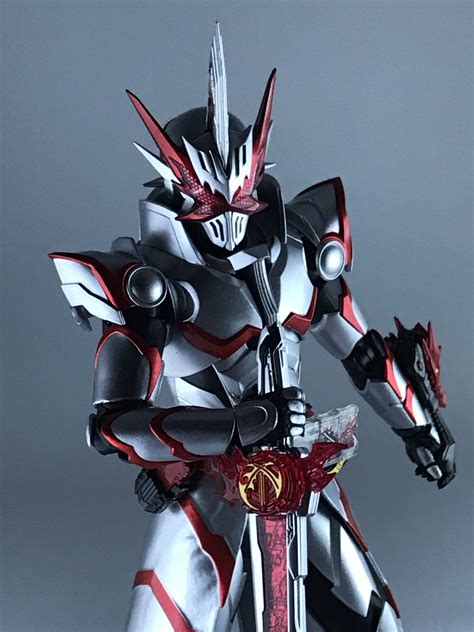 Shfiguarts 仮面ライダーセイバー ドラゴニックナイトshfiguarts 仮面ライダーセイバー ドラゴニックナイト