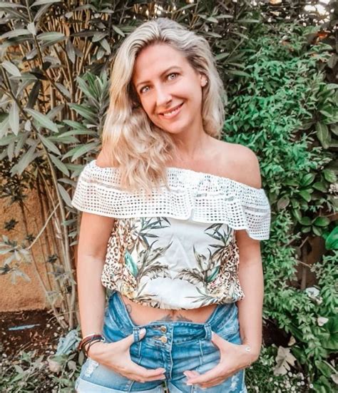 Guapa Macarena Tondreau posa bikini a sus 46 años Tecache cl