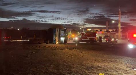 Tren impacta a camión de pasajeros seis personas resultaron lesionadas