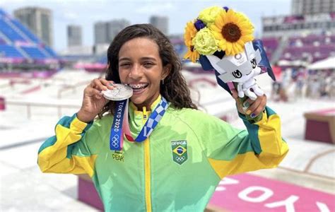 Niña brasileña de 13 años gana medalla de plata en JJ 00 DIARIO ROATÁN