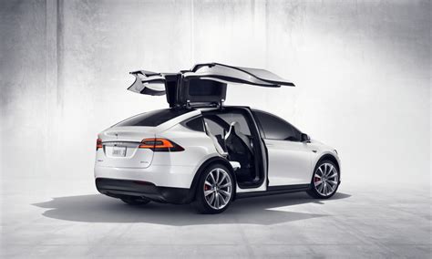 Vergleich Der Merkmale Und Spezifikationen Des Tesla Modells X Dual