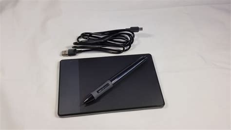 Huion 420 Graphics tablet review. How does it compare to the Wacom ...