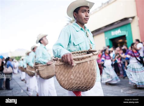 Oaxacan culture hi-res stock photography and images - Alamy