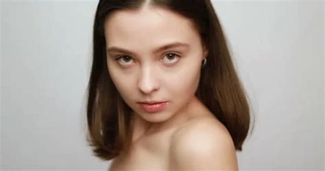 Attractive Brunette Model At Studio Back Stock Video Pond