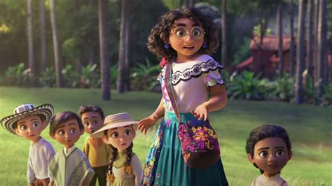 Encanto Trailer Disneys Next Musical Heads To A Magical South America