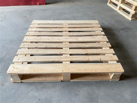 High Quality Solid And Durable Wood Pallet For Forklift Truck Wooden