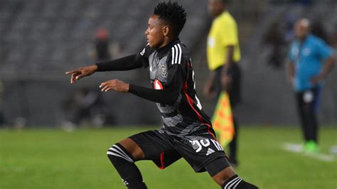 Relebohile Mofokeng off to Europe? - Hugo Broos fires Mailula warning ...